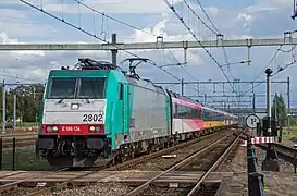 Rame Benelux partiellement en livrée Fyra (2014).