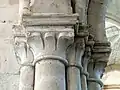 Base du clocher, doubleau méridional, chapiteaux côté ouest.