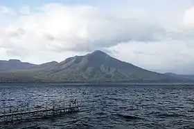Vue du lac Shikotsu et du mont Fuppushi.