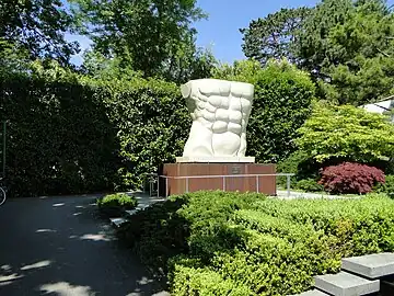 Citius Altius Fortius de Miguel Berrocal au Musée olympique de Lausanne.