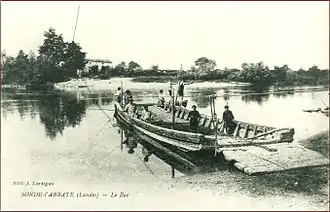 Le bac à Sorde-l'Abbaye, au début du XXe siècle, en pays d'Orthe
