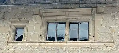 Fenêtres de la Maison de justice.