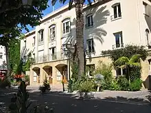 Le Lavandou - Mairie (2008).jpg