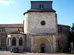 L'église Saint-Vincent, entrée sud (janv.&nbsp;2012)