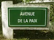 photo représentant une plaque de rue, plaque bleue dans le lotissement de Joseph-Louis Sanguet