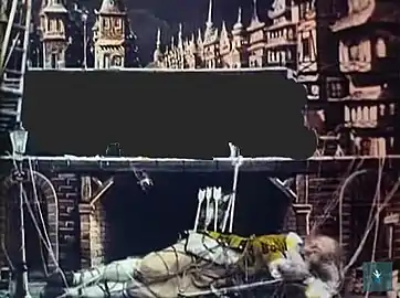 Premier passage de la pellicule dans la caméra : enregistrement du cache.