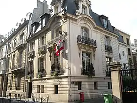 L'ambassade du Liban en France.