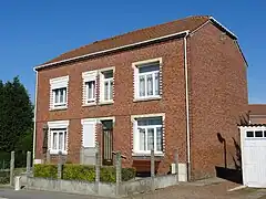 La cité au sud de la fosse.