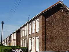 La cité au nord de la fosse.