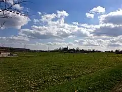 Depuis l'ancien chemin de fer.