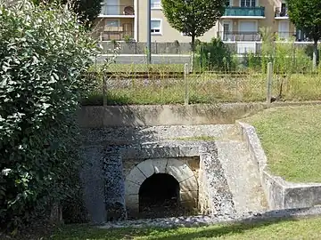 Ligne de Marmande à Mont-de-Marsan marquant la ligne de démarcation de 1940 à 1943. Le tunnel passant en dessous est emprunté clandestinement par ceux cherchant à passer en zone libre. En 1972, il est rebaptisé « chemin de l'évasion »