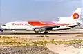 L-1011-385-1 TriStar 50 d'Hawaiian Airlines (N766BE) à Las Vegas. Dans les années 1970, le L-1011 était l'appareil préféré pour desservir Honolulu, aéroport le plus isolé au monde.
