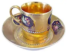 Tasse et soucoupe Locré, fabriquées vers 1775.Musée de porcelaine de Florence.