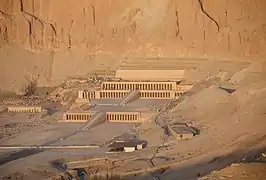 Le Djéser-Djéserou est le bâtiment principal du temple funéraire d'Hatchepsout dans le complexe funéraire de Deir el-Bahari.