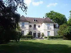 Cette villa du XIXe&nbsp;siècle a adopté le nom de château de la Motte qui s'élevait jadis à sa place. De l'architecture d'origine assez recherchée ne reste plus rien aujourd'hui.