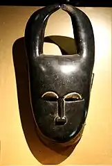 Masque à cornes des Baoulés. H. 37&nbsp;cm. Bois. Côte d'Ivoire. 1850-1950