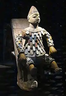 Masque gèlèdé, Yorouba. Bois, pigments. H. 79&nbsp;cm. Bénin, Nigéria. 1850-1950