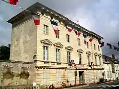 Hôtel de Saussay ou de Crosne - actuelle mairie.