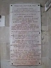 Plaque du 8e&nbsp;centenaire de la naissance de Saint Bernard.