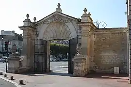 La Porte du parc vue de l'intérieur.