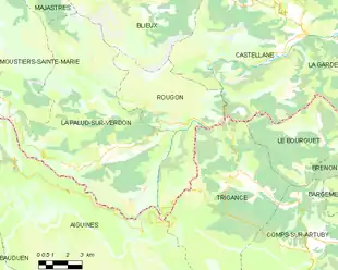 Carte élémentaire montrant les limites de la commune, les communes voisines, les zones de végétation et les routes