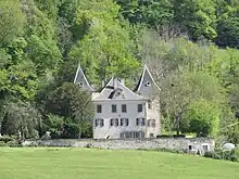 Photographie en couleurs du château de Pieuillet.