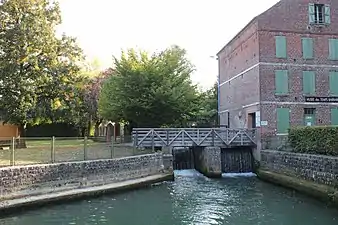 Le musée situé au bord du Vilpion.