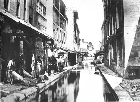 Tanneries sur la Bièvre, fin XIXe&nbsp;siècle (photo Charles Marville).