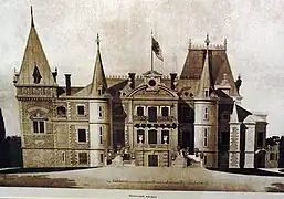 une façade, sur une ancienne vue,