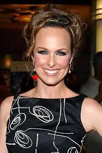 Melora Hardin interprète Jacqueline.