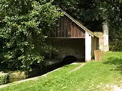Lavoir sur le Sausseron.