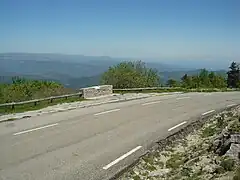 Belvédère du Pré de la Dame à 200&nbsp;m du col du Pré de la Dame. Vue sur le massif du Tanargue.
