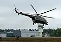 Hélicoptère militaire Mi-8 à l'aéroport d'Utti.