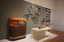 Juke-box Gabel Kuro (Milwaukee Art Museum)