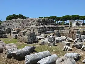 Temple A du forum républicain.