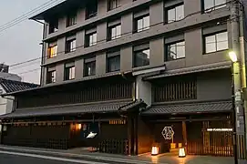 Hôtel Mitsui Garden Kyoto (second emplacement au carrefour de Rokkaku et Shinmachi&nbsp;(ja))