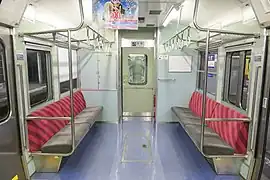 Espace prioritaire dans une voiture rénovée (MoHa 114-1007)