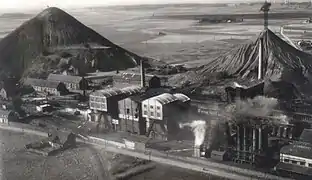 Les terrils nos&nbsp;227, 129 (en arrière-plan), et 222.