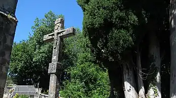 Croix au cimetière.