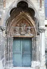 Portail latéral nord du XIVe&nbsp;siècle.