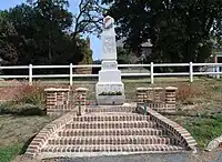 Le monument aux morts.