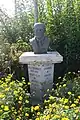 Buste de Jean Sourbet sur la place Principale (août&nbsp;2011)