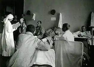 Hôpital militaire établi dans une école de Karl K. Mazing à Moscou, 1914.