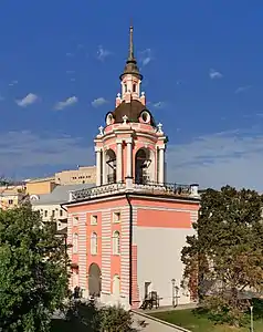 Un des édifices religieux situés dans l'enceinte du parc.