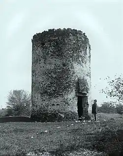Ruines du moulin de Senneville, vers 1895