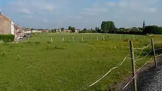 La France, toute proche.