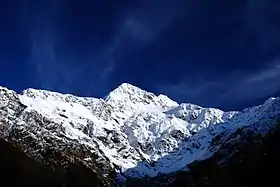 Vue du mont Rolleston en hiver.