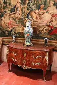 commode deux tiroirs, estampille Pierre Migeon IV.