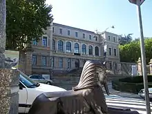 Sphinx devant le musée d'art et d'industrie