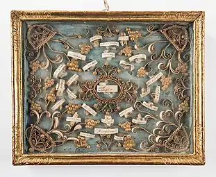 Reliquaire à paperolles, XVIIIe&nbsp;siècle.